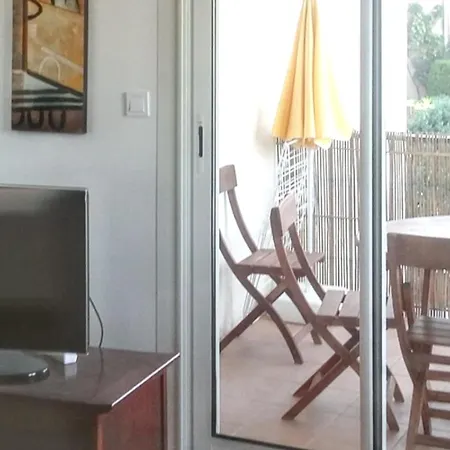 De 2 A Cyr Sur A 200 M De La Avec Terrasse Et Wifi Appartement