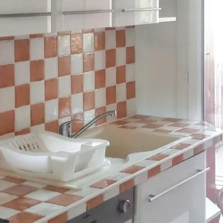 De 2 A Cyr Sur A 200 M De La Avec Terrasse Et Wifi Appartement